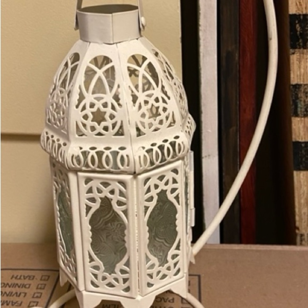 Decorative Shabby chic ornate tea light table Lantern - Picture 2 of 2